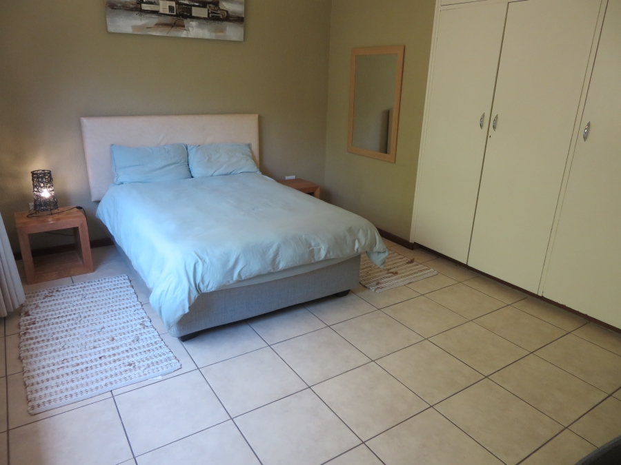 To Let 2 Bedroom Property for Rent in Kenilworth Western Cape